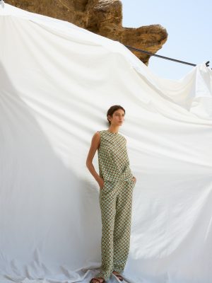 Conjunto de dos piezas pantalón y top estampado asimétrico de MDM